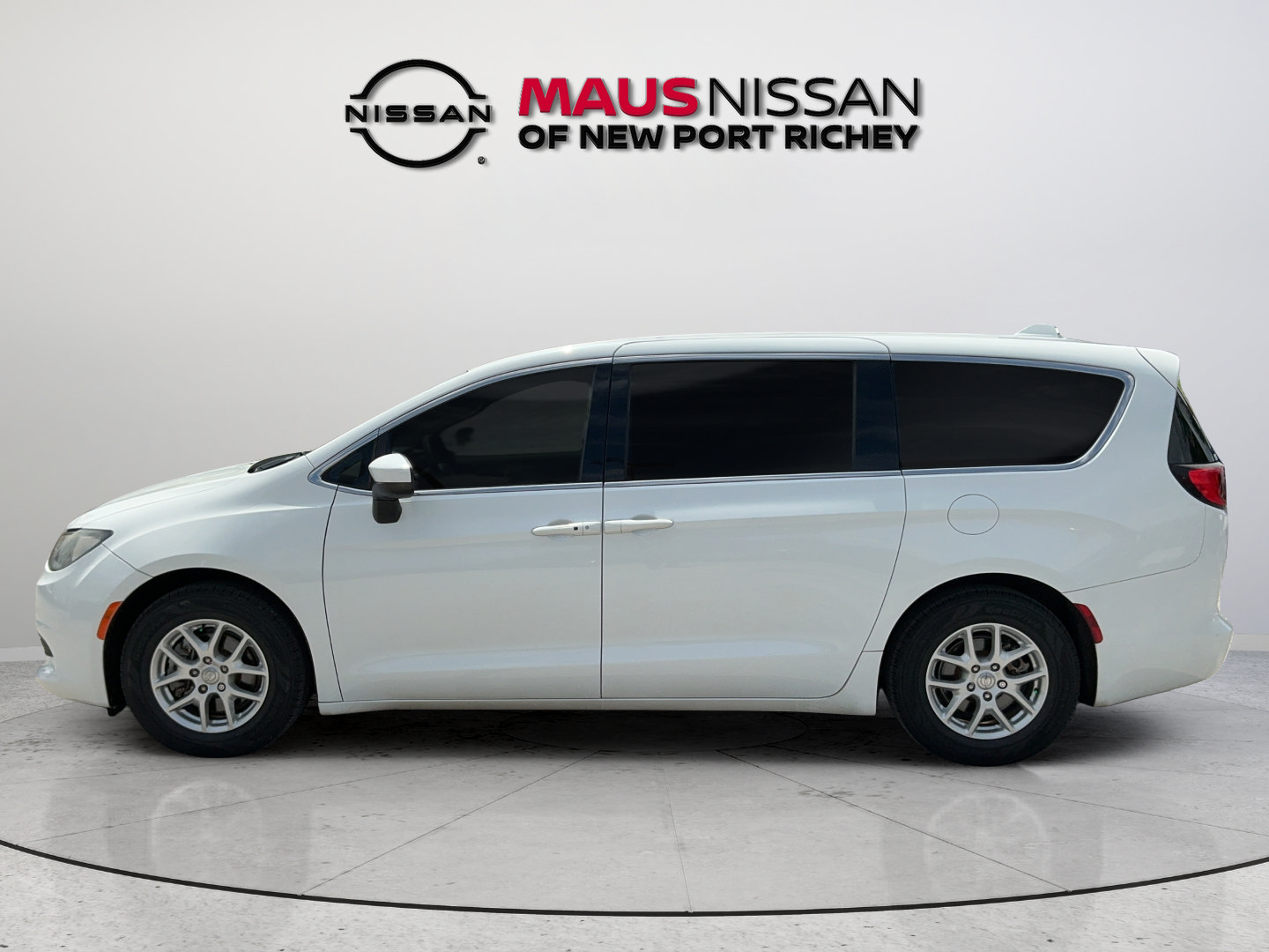 Used 2019 Chrysler Pacifica LX FWD image 5