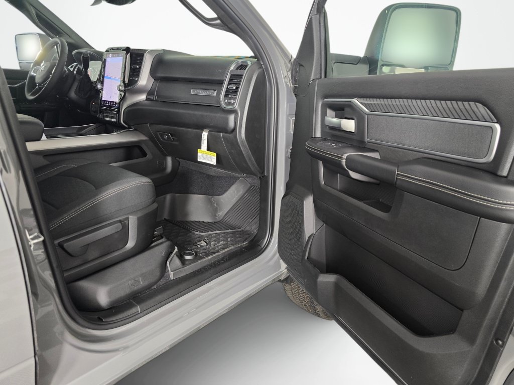 New 2026 RAM 3500 Big Horn AWD/4WD image 40