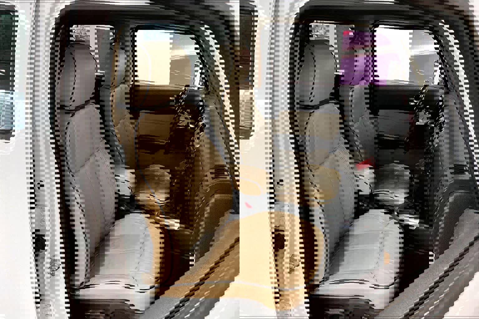 Used 2010 HUMMER H3T Luxury w/ Appearance Package AWD/4WD image 12