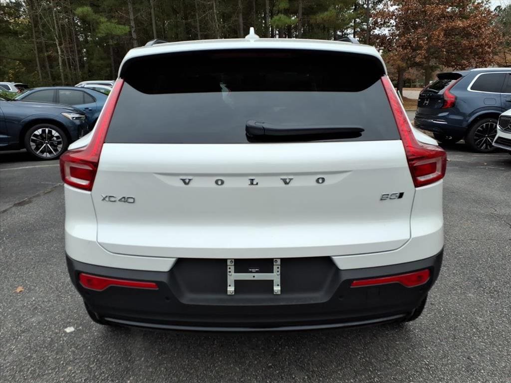 New 2026 Volvo XC40 B5 Plus w/ Protection Package Premier AWD/4WD image 4
