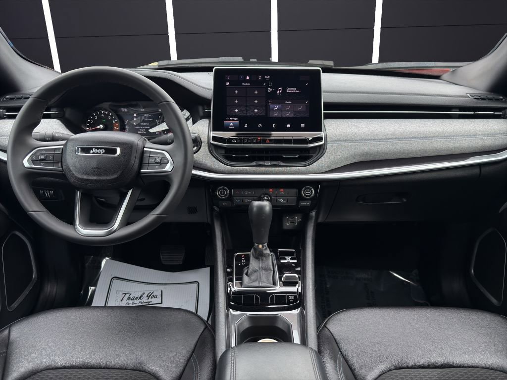 Used 2024 Jeep Compass Latitude image 13