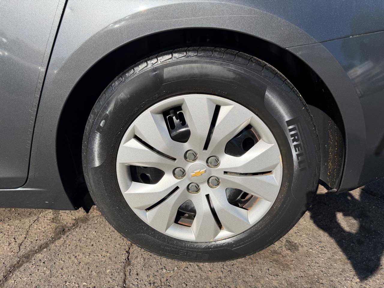Used 2013 Chevrolet Cruze LS FWD image 23