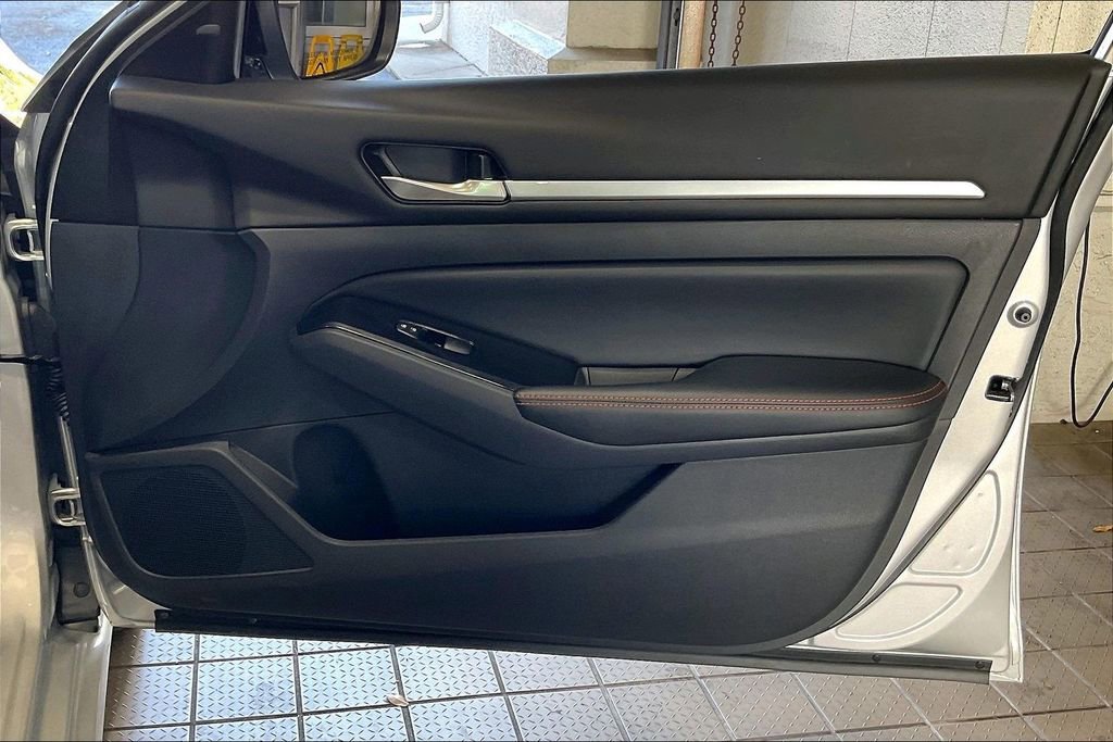 Used 2025 Nissan Altima 2.5 SR image 21