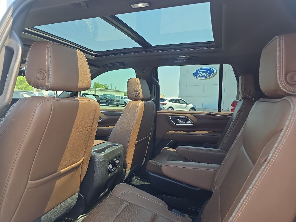 Used 2023 Chevrolet Tahoe High Country w/ Premium Package AWD/4WD image 19