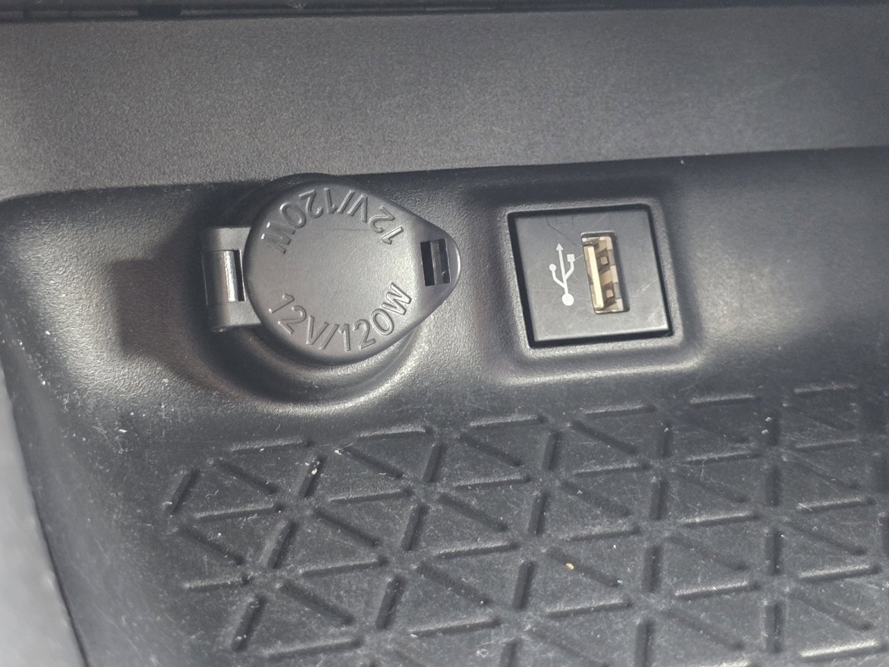 Used 2023 Toyota RAV4 LE FWD image 26