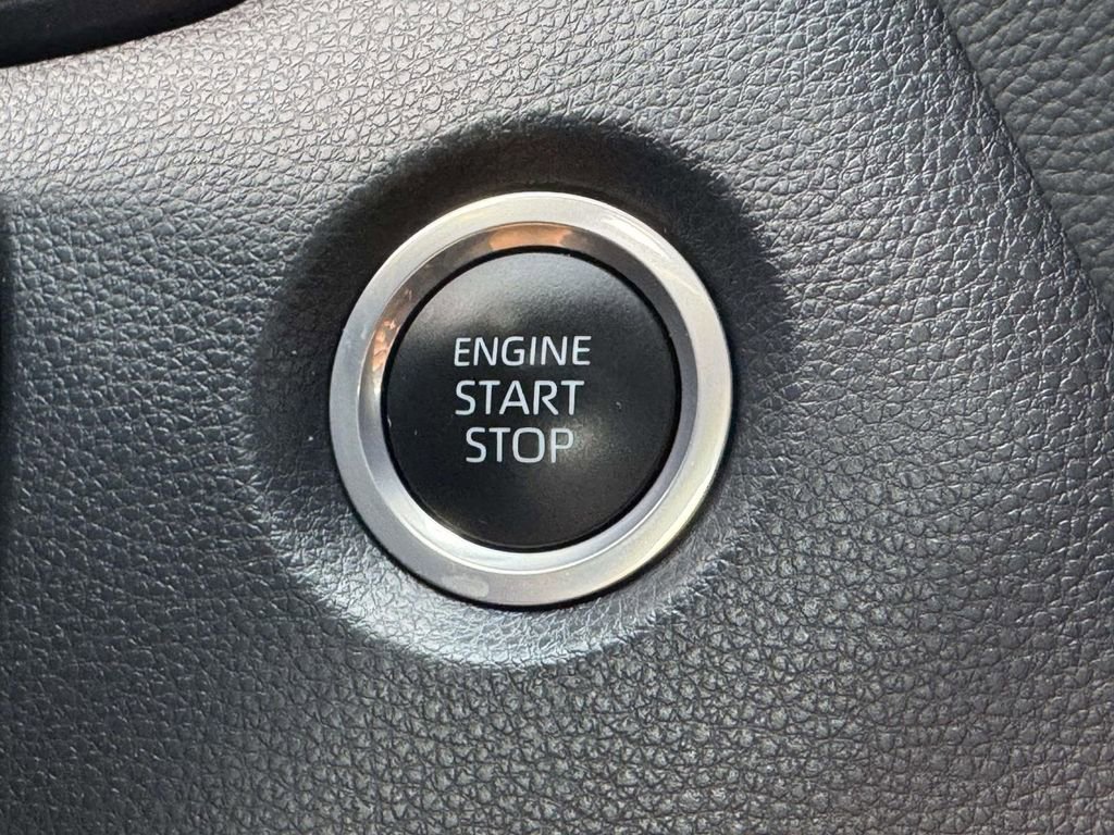Used 2023 Toyota Corolla SE FWD image 8