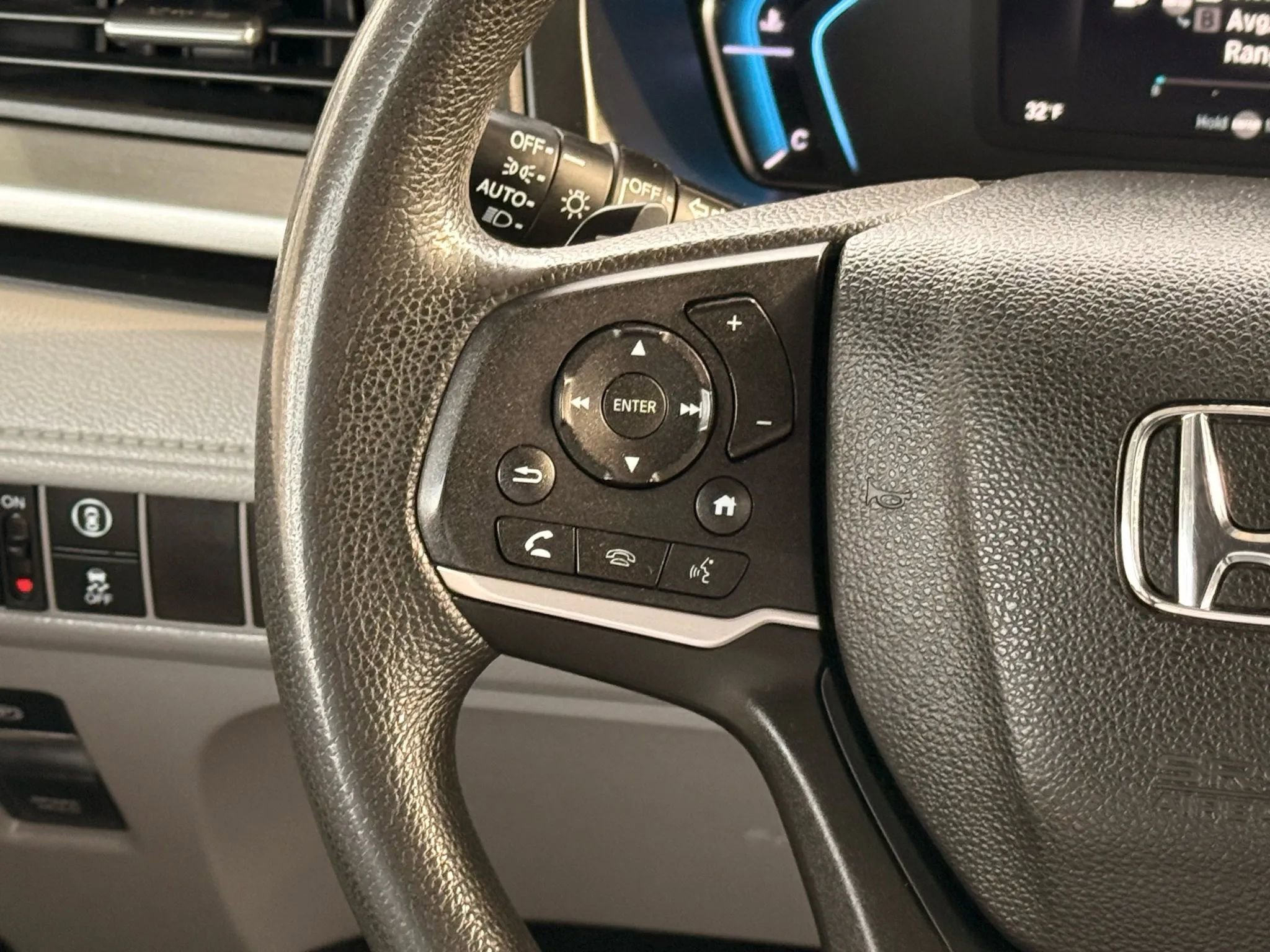 Used 2024 Honda Odyssey EX image 32