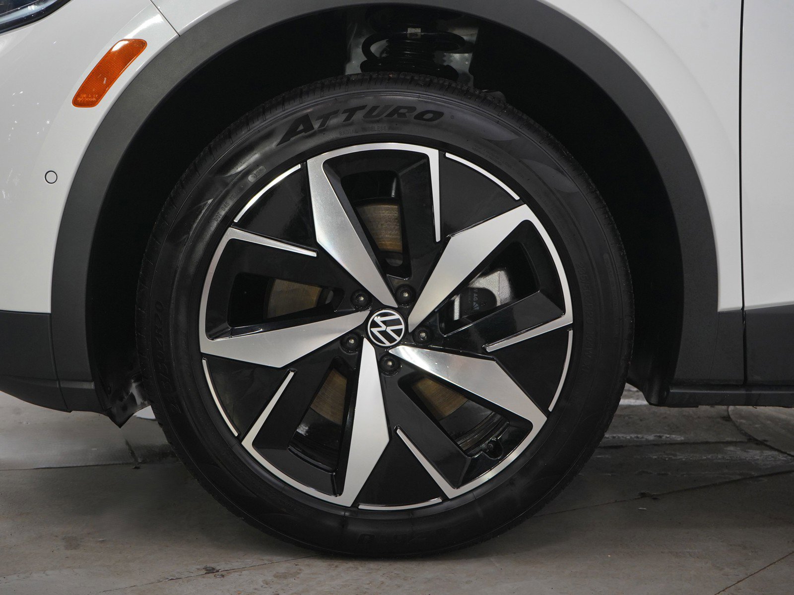 Used 2023 Volkswagen ID.4 Pro S image 29