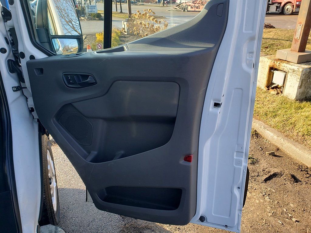 Certified 2022 Ford Transit 250 Low Roof w/ Exterior Upgrade Package image 20