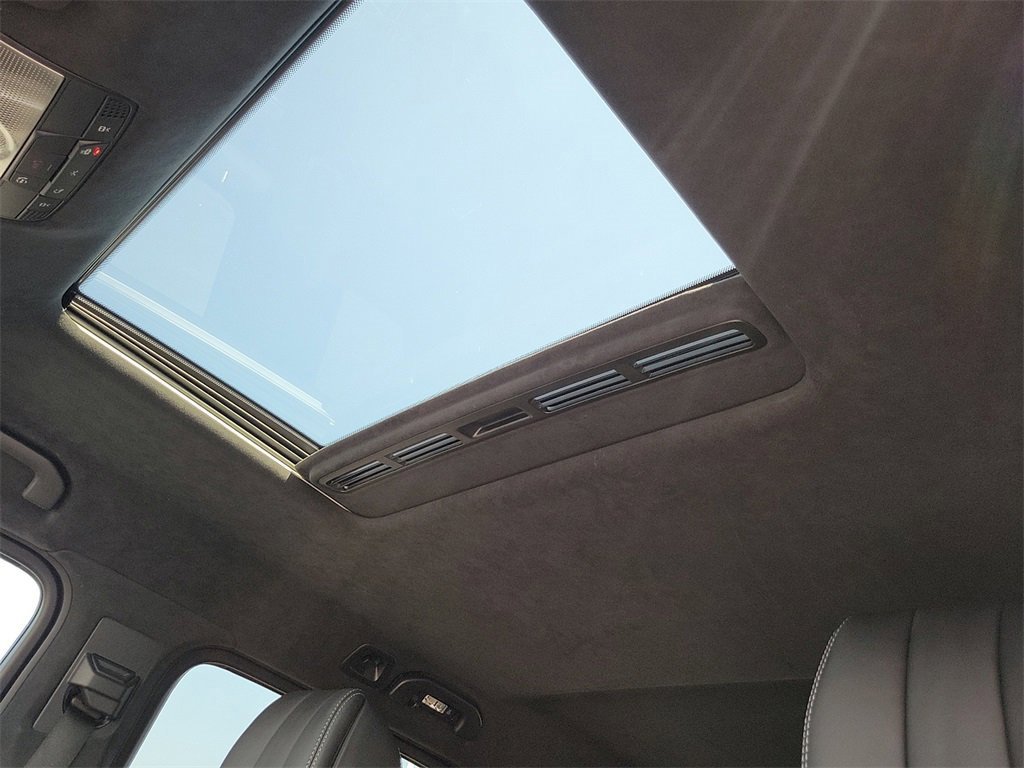 Used 2021 Mercedes-Benz G 63 AMG 4MATIC w/ Seat Comfort Package image 22