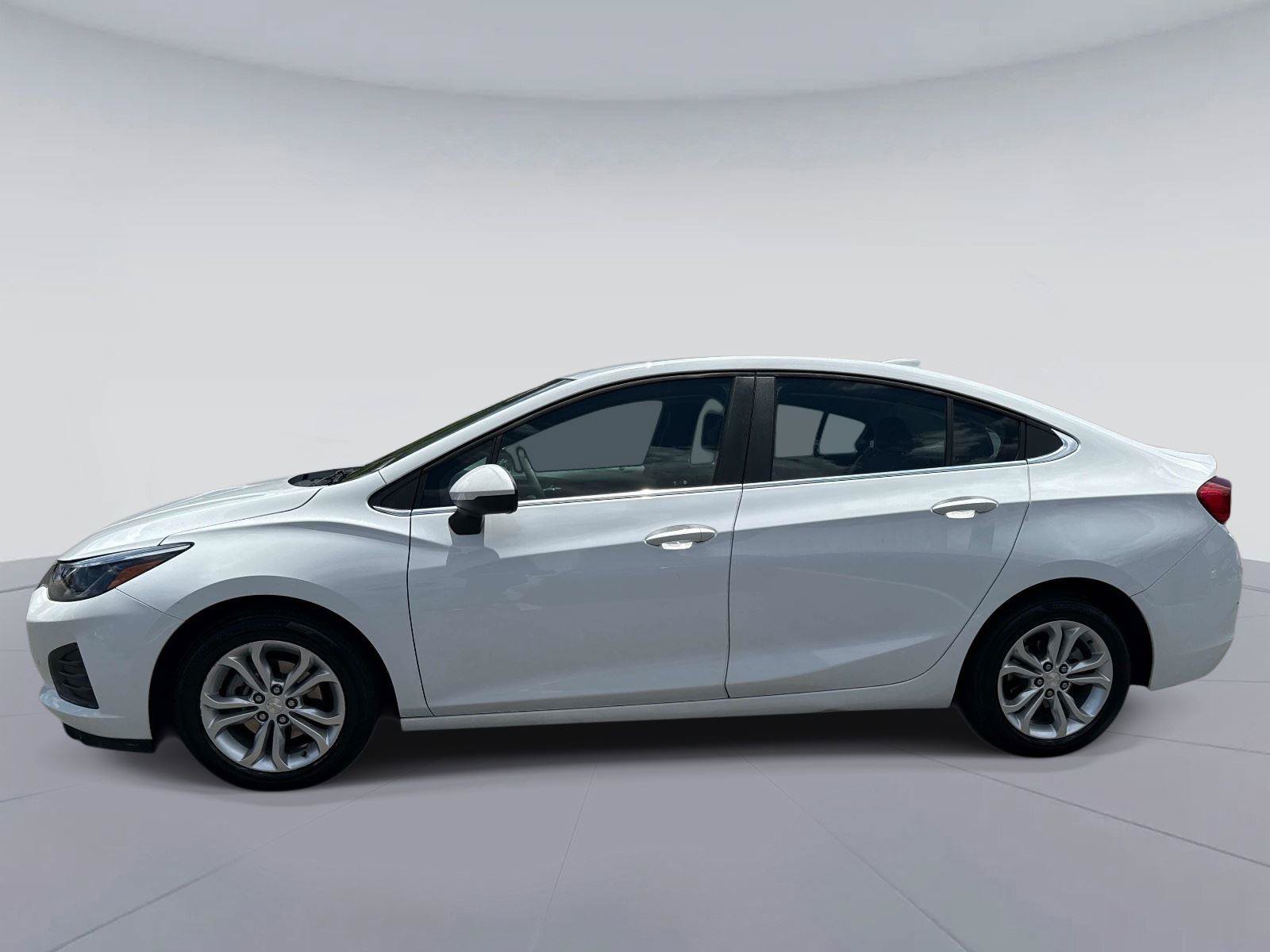 Used 2019 Chevrolet Cruze LT FWD image 6