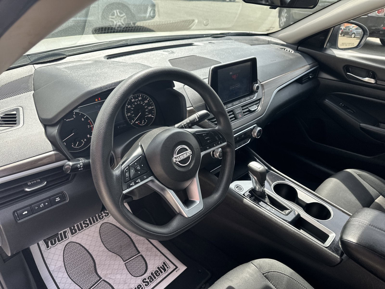 Used 2024 Nissan Altima 2.5 SV FWD image 17