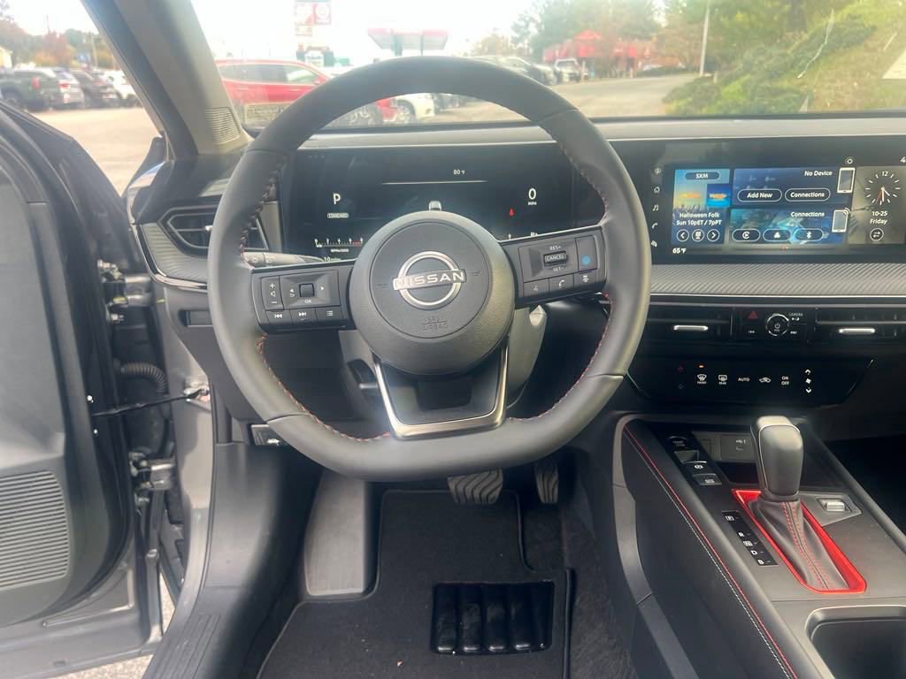 Used 2025 Nissan Kicks SR image 15