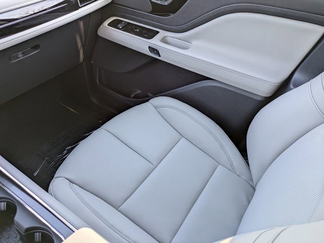New 2026 Lincoln Aviator 2WD image 15