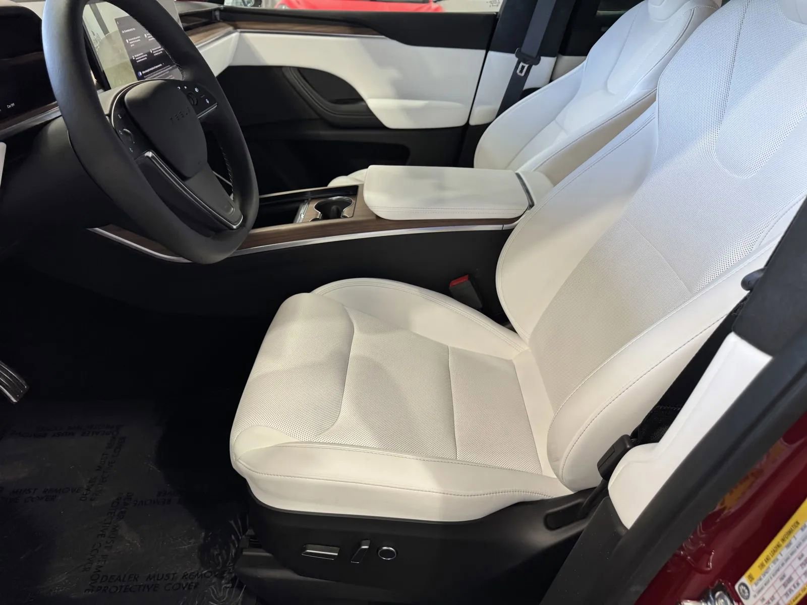 Used 2025 Tesla Model X image 14