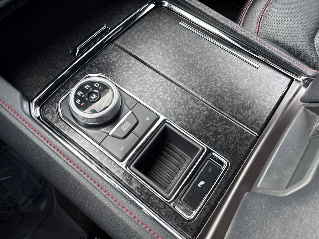 Used 2023 Ford Expedition Limited image 27
