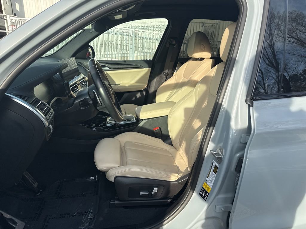 Used 2023 BMW X3 M40i w/ Premium Package image 17