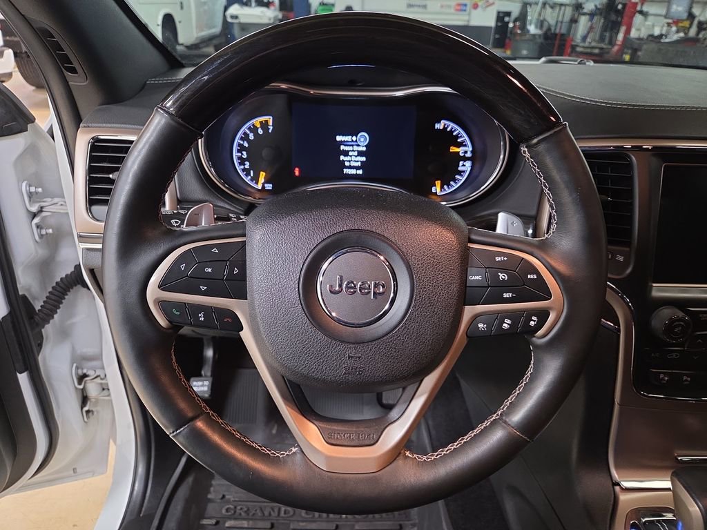 Used 2017 Jeep Grand Cherokee Overland w/ Jeep Active Safety Group image 14