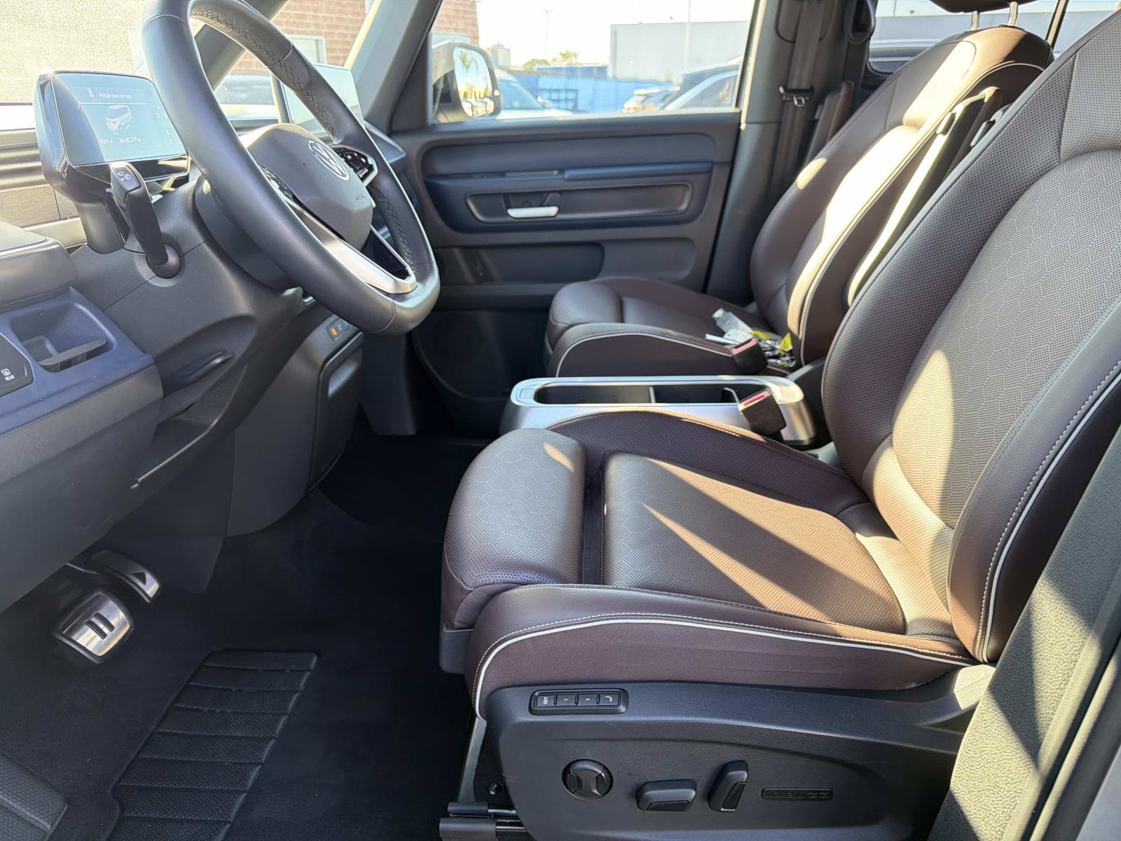 Certified 2025 Volkswagen ID. Buzz Pro S Plus RWD image 13