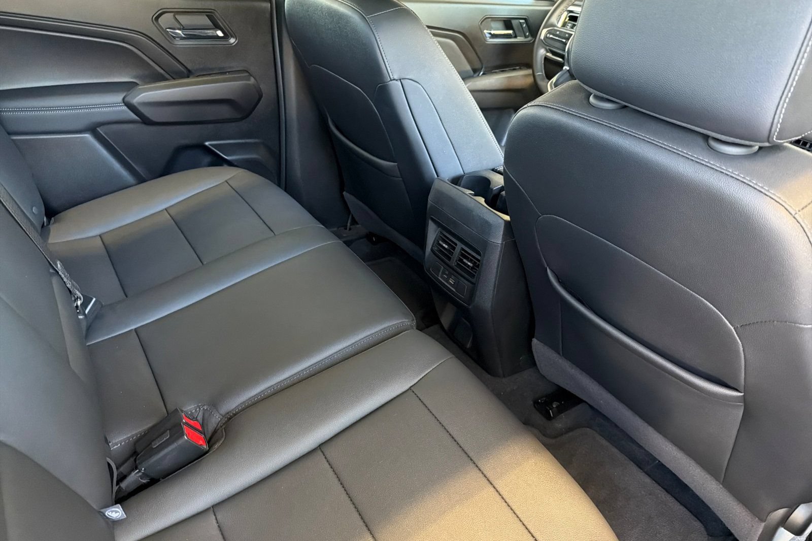 Used 2024 GMC Canyon Elevation w/ Elevation Premium Package RWD image 17