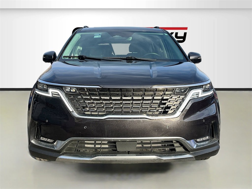 Used 2022 Kia Carnival SX Prestige image 2