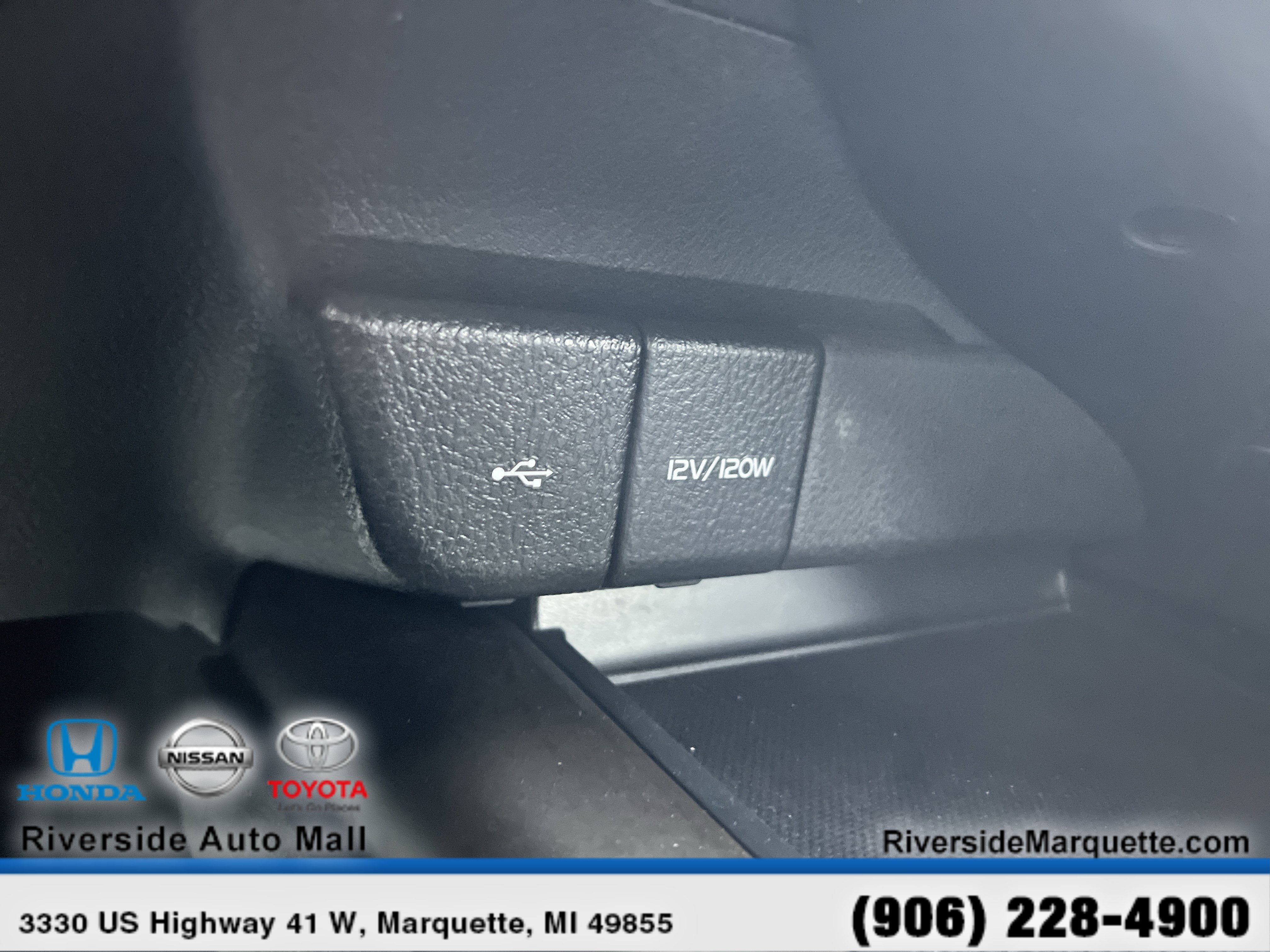 Used 2023 Toyota Camry SE image 18