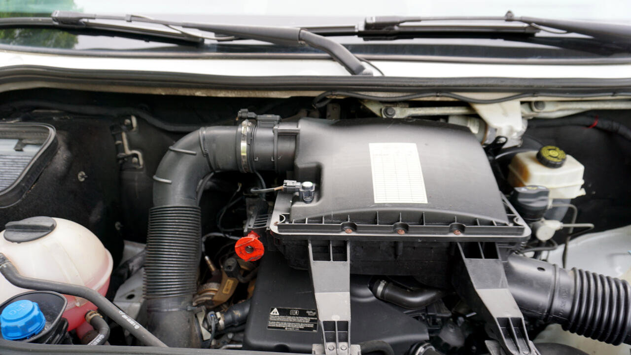 Used 2015 Freightliner Sprinter 2500 image 25