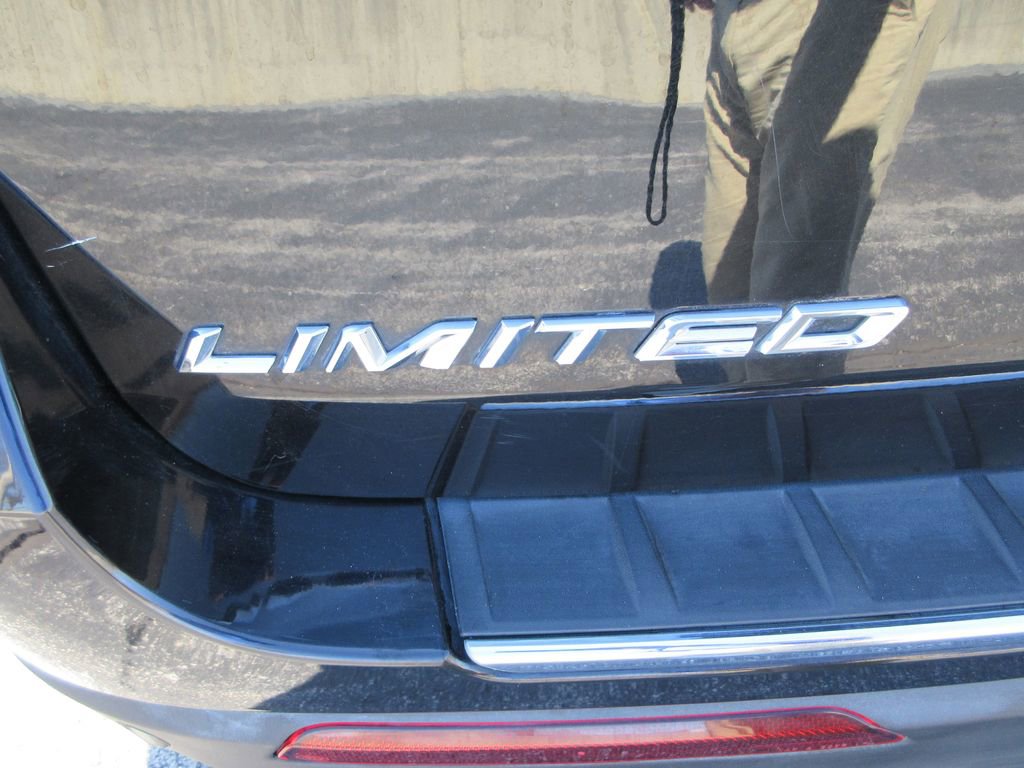 Used 2023 Ford Explorer Limited AWD/4WD image 12