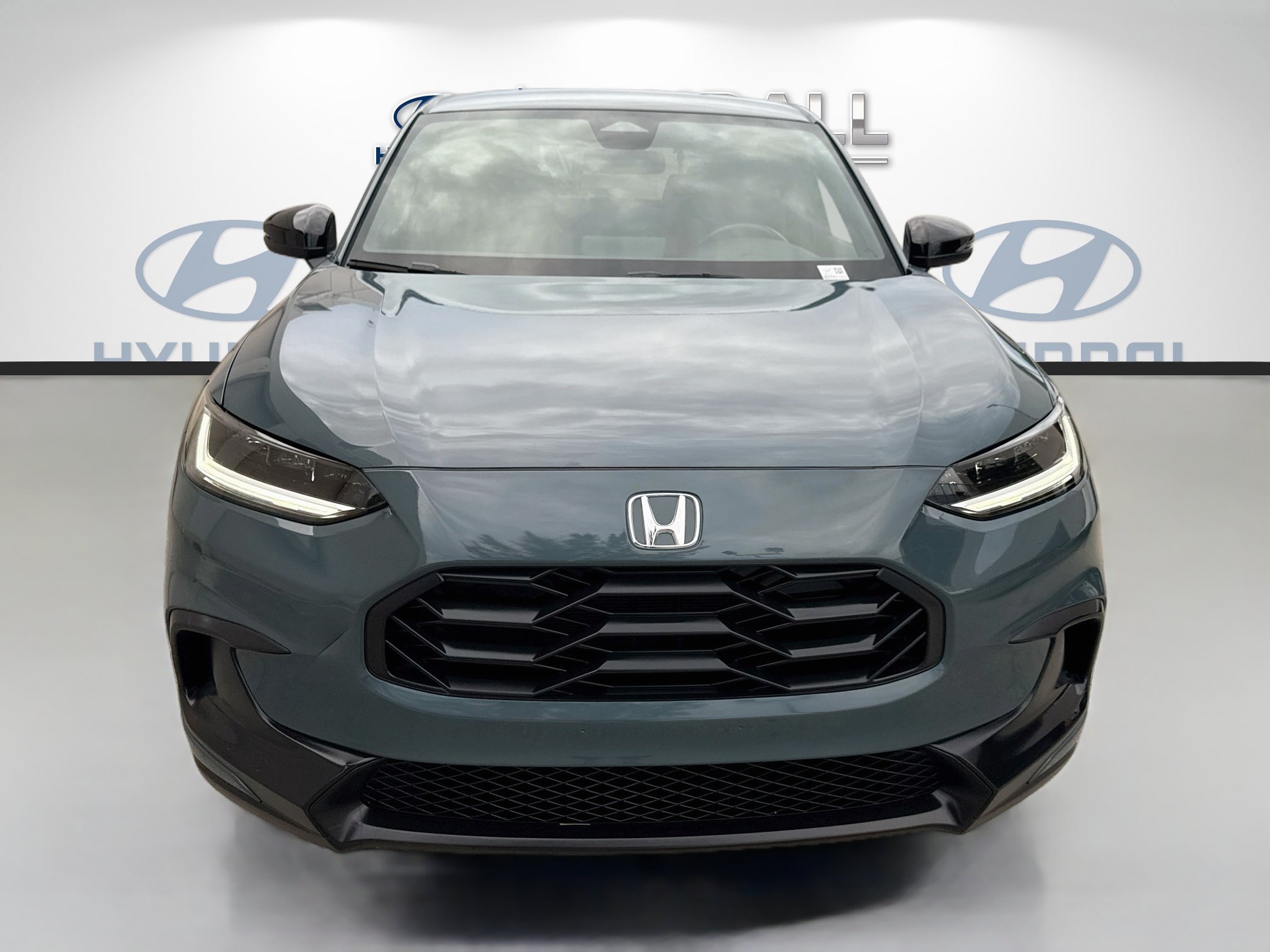 Used 2025 Honda HR-V Sport image 2