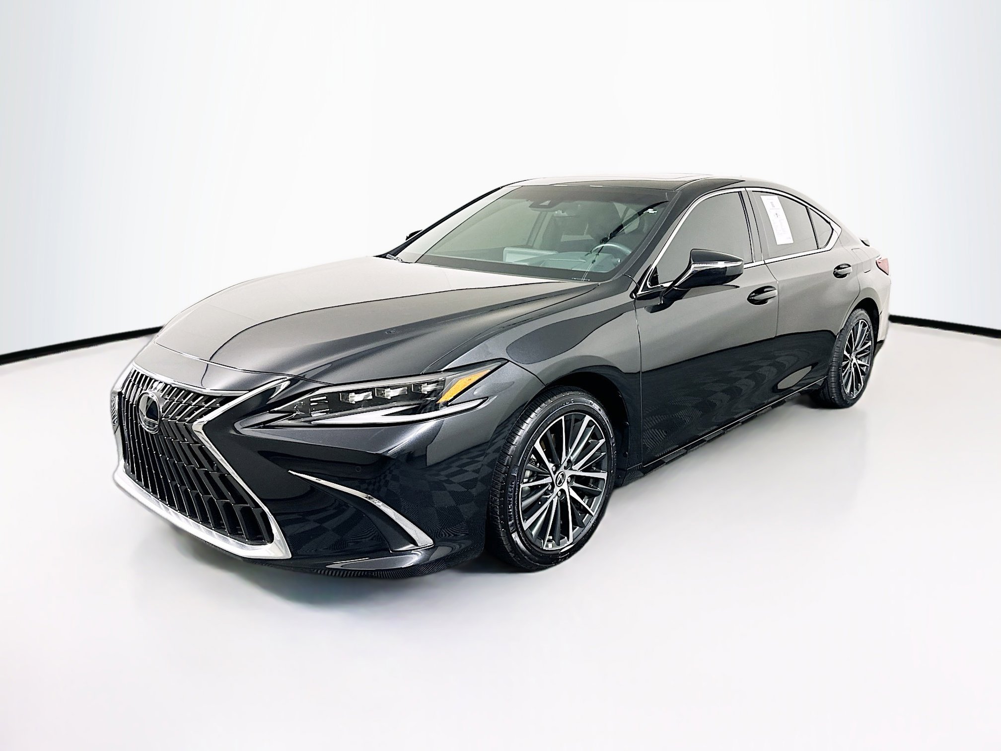 Used 2025 Lexus ES 300h w/ Premium Package image 3