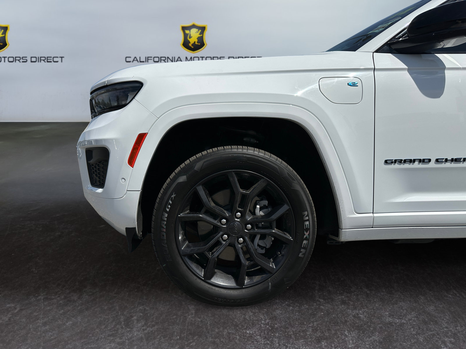 Used 2023 Jeep Grand Cherokee 30th Anniversary AWD/4WD image 14