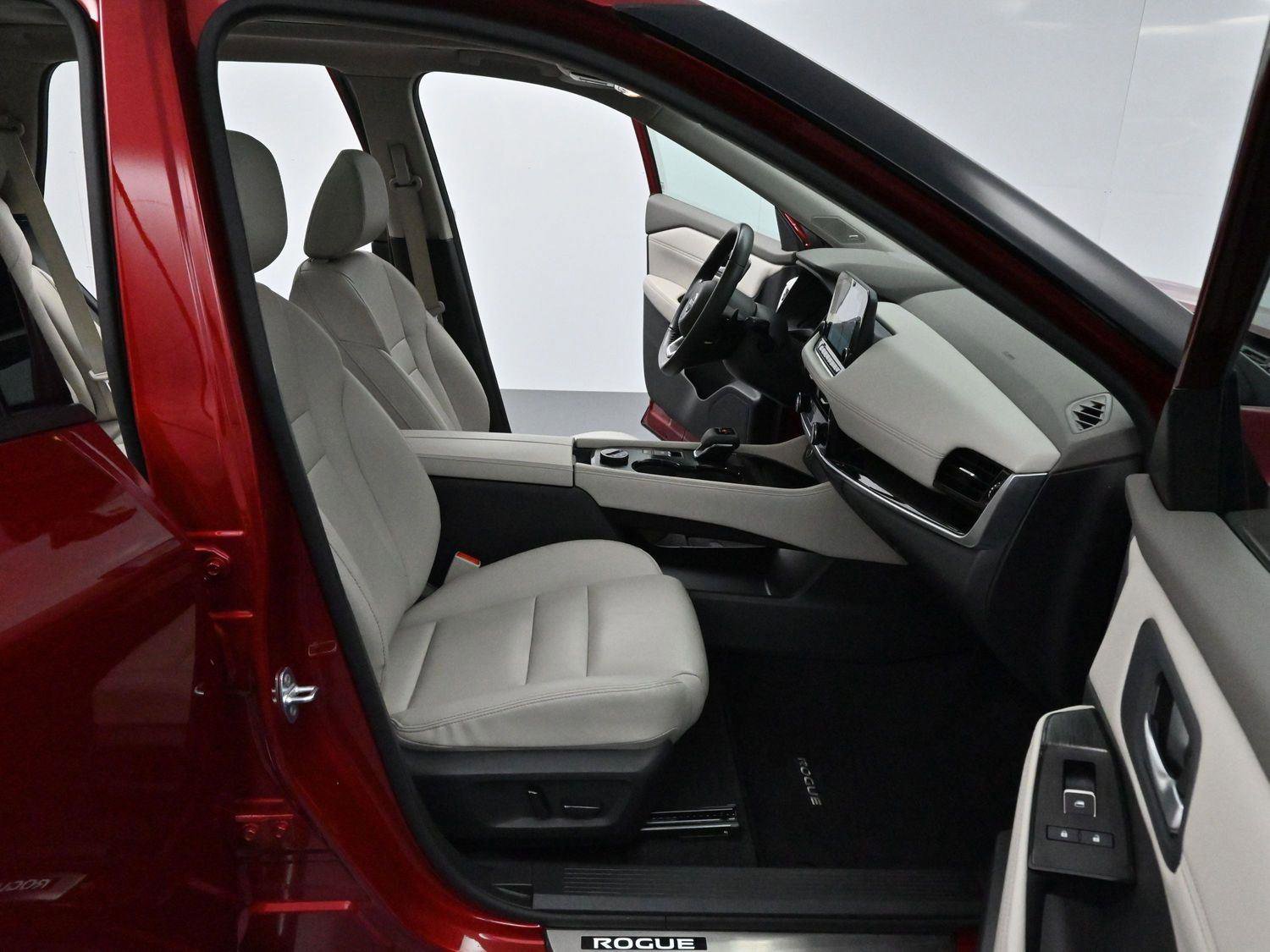 Used 2022 Nissan Rogue SL w/ SL Premium Package image 32