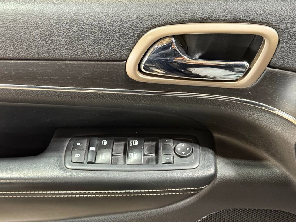 Used 2015 Jeep Grand Cherokee Limited image 29