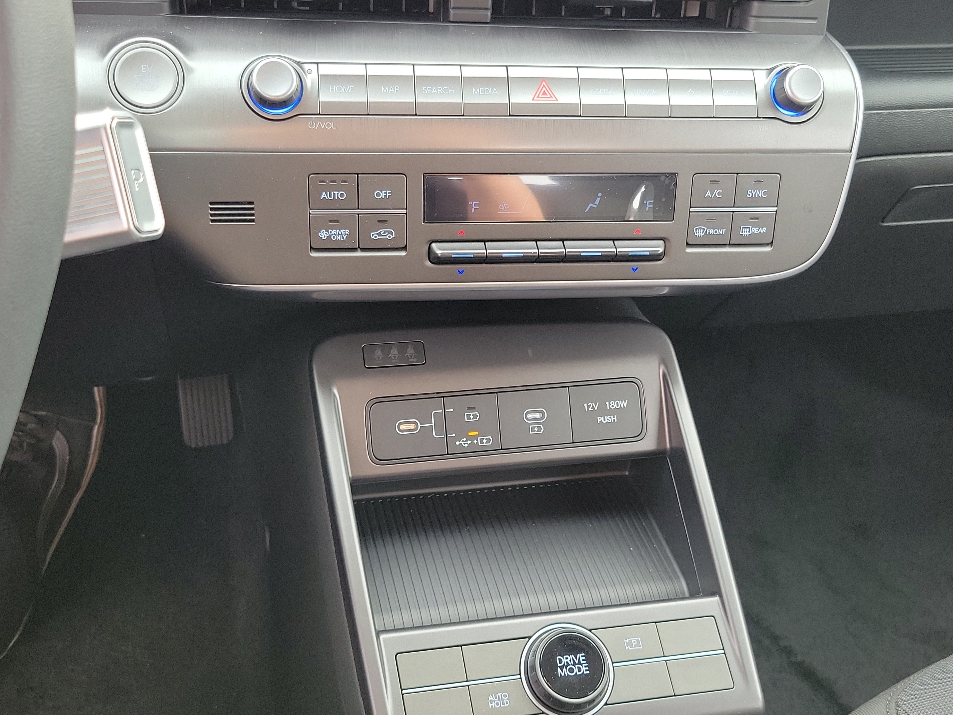 New 2025 Hyundai Kona SE FWD image 12