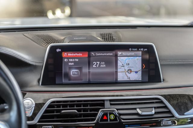 Used 2018 BMW 740i xDrive AWD/4WD image 41