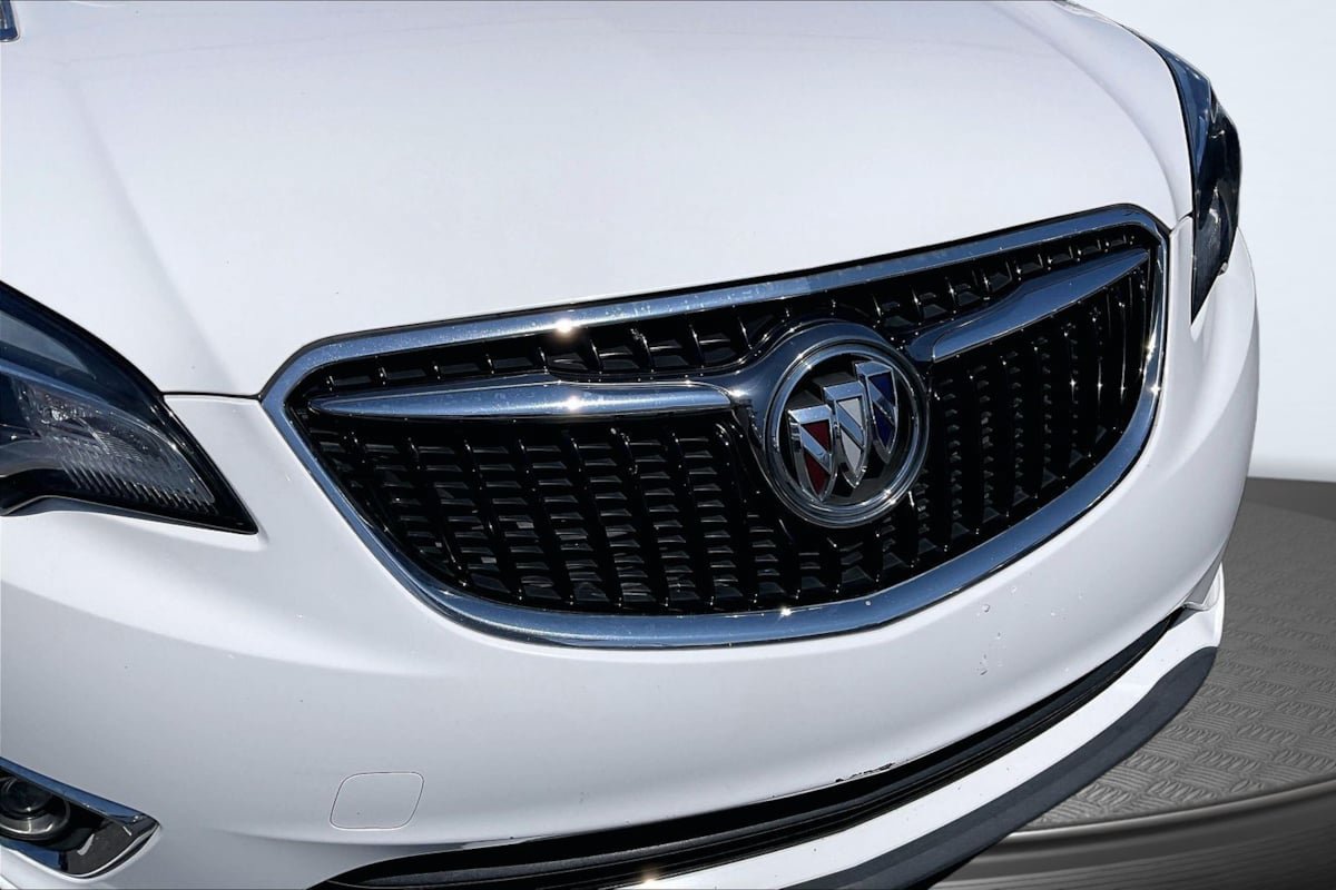 Used 2020 Buick Envision Essence w/ LPO, Cargo Package FWD image 28