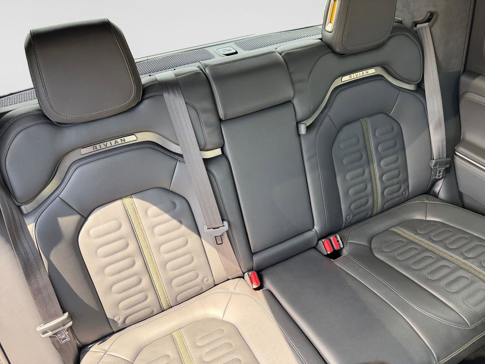 Used 2022 Rivian R1T Adventure image 18