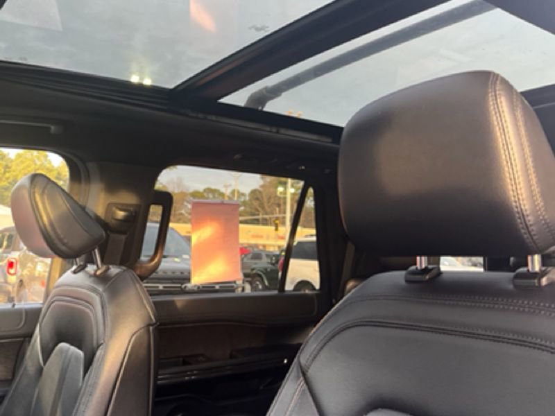 Used 2021 Ford Expedition Limited image 10