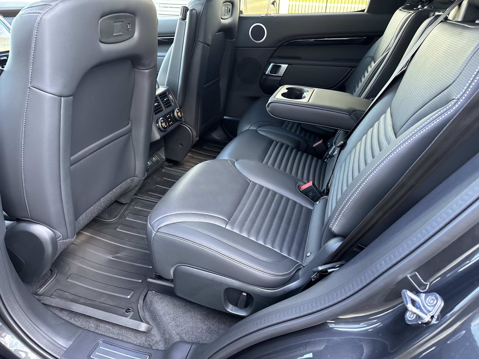 New 2026 Land Rover Discovery S AWD/4WD image 15