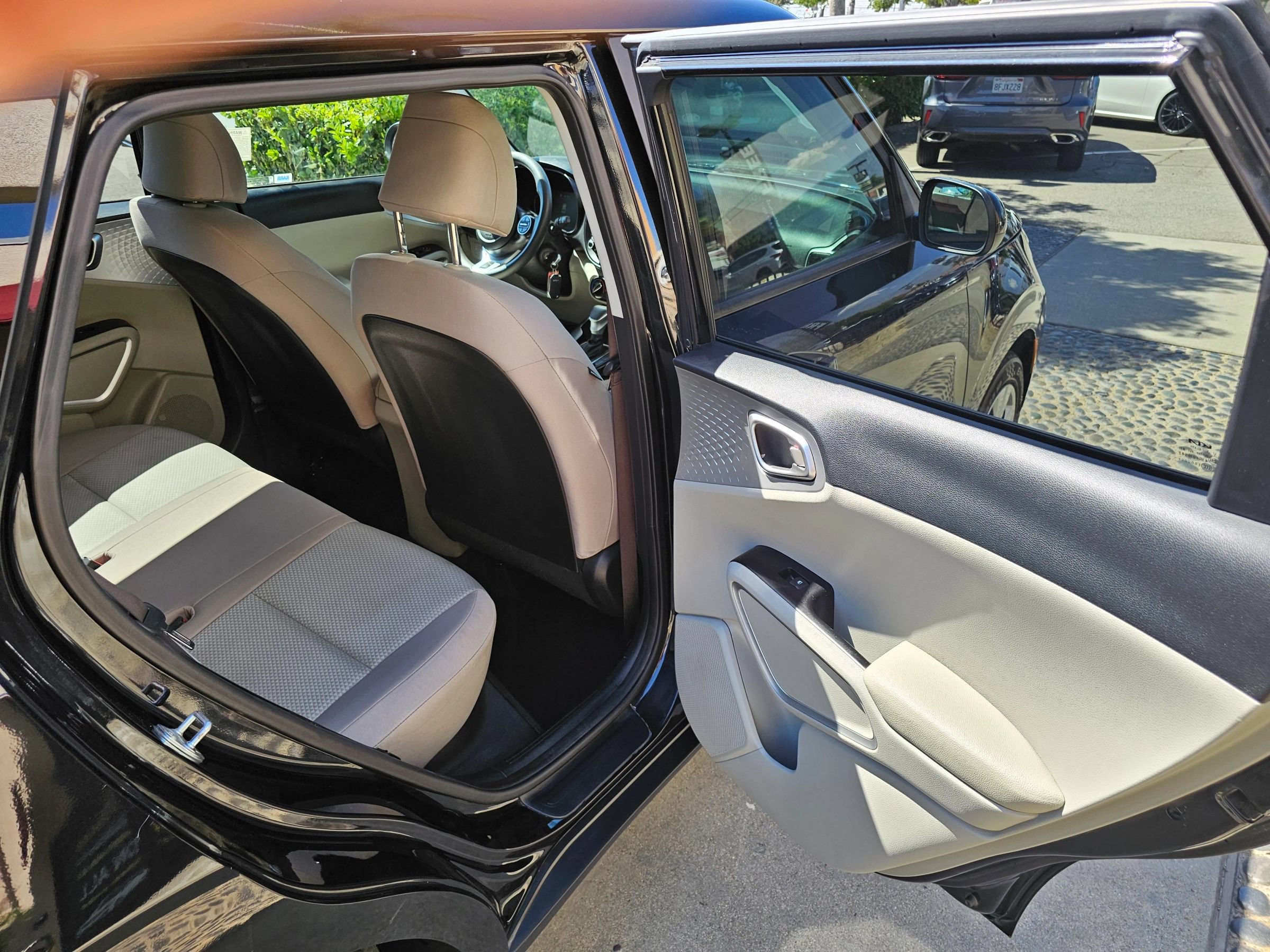 Used 2023 Kia Soul LX FWD image 22