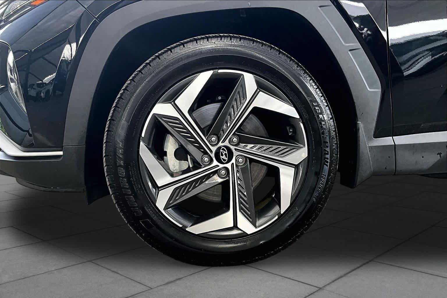 Used 2022 Hyundai Tucson SEL w/ Convenience + Premium Package FWD image 11