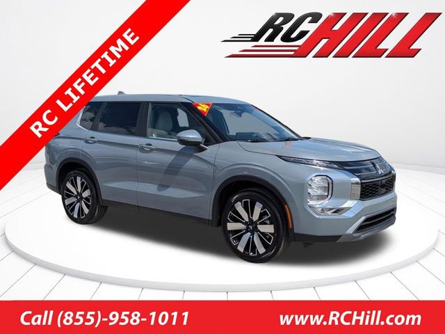 New 2026 Mitsubishi Outlander SE image 1