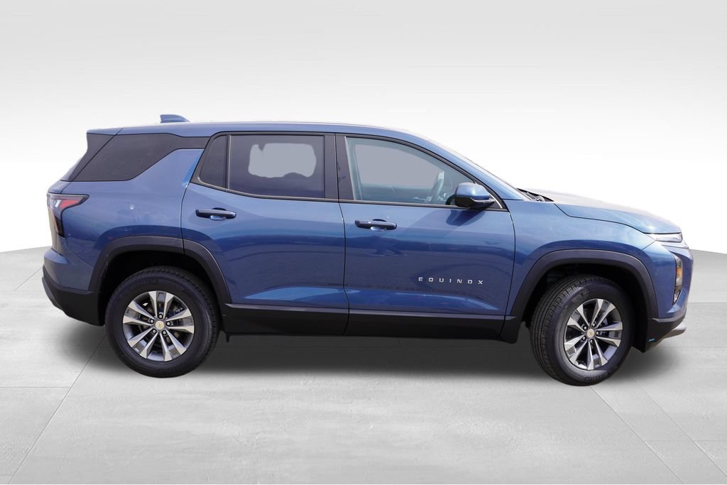 New 2026 Chevrolet Equinox LT w/ Safety and Technology Package AWD/4WD image 2