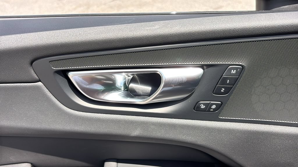 New 2026 Volvo XC60 B5 Plus w/ Protection Package Premier AWD/4WD image 11
