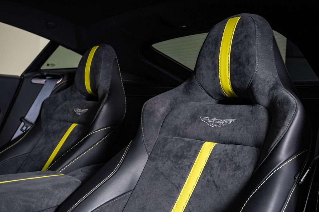Used 2023 Aston Martin V8 Vantage Coupe RWD image 24