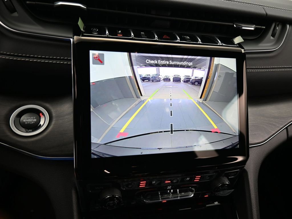 Used 2024 Jeep Grand Cherokee Overland w/ Luxury Tech Group IV image 20