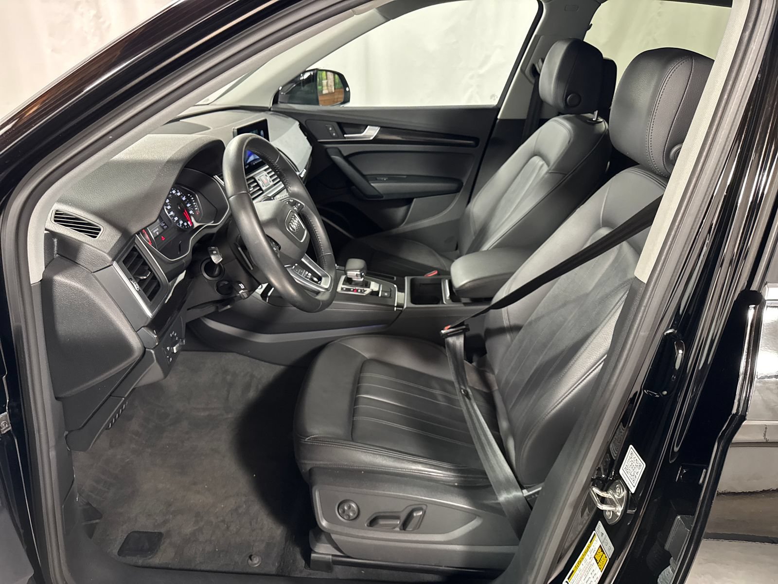 Used 2019 Audi Q5 2.0T Premium w/ Convenience Package AWD/4WD image 3