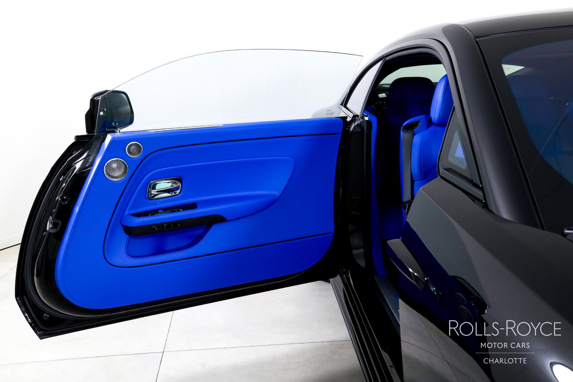 New 2025 Rolls-Royce Spectre Black Badge w/ Spectre Enhancement Package AWD/4WD image 23