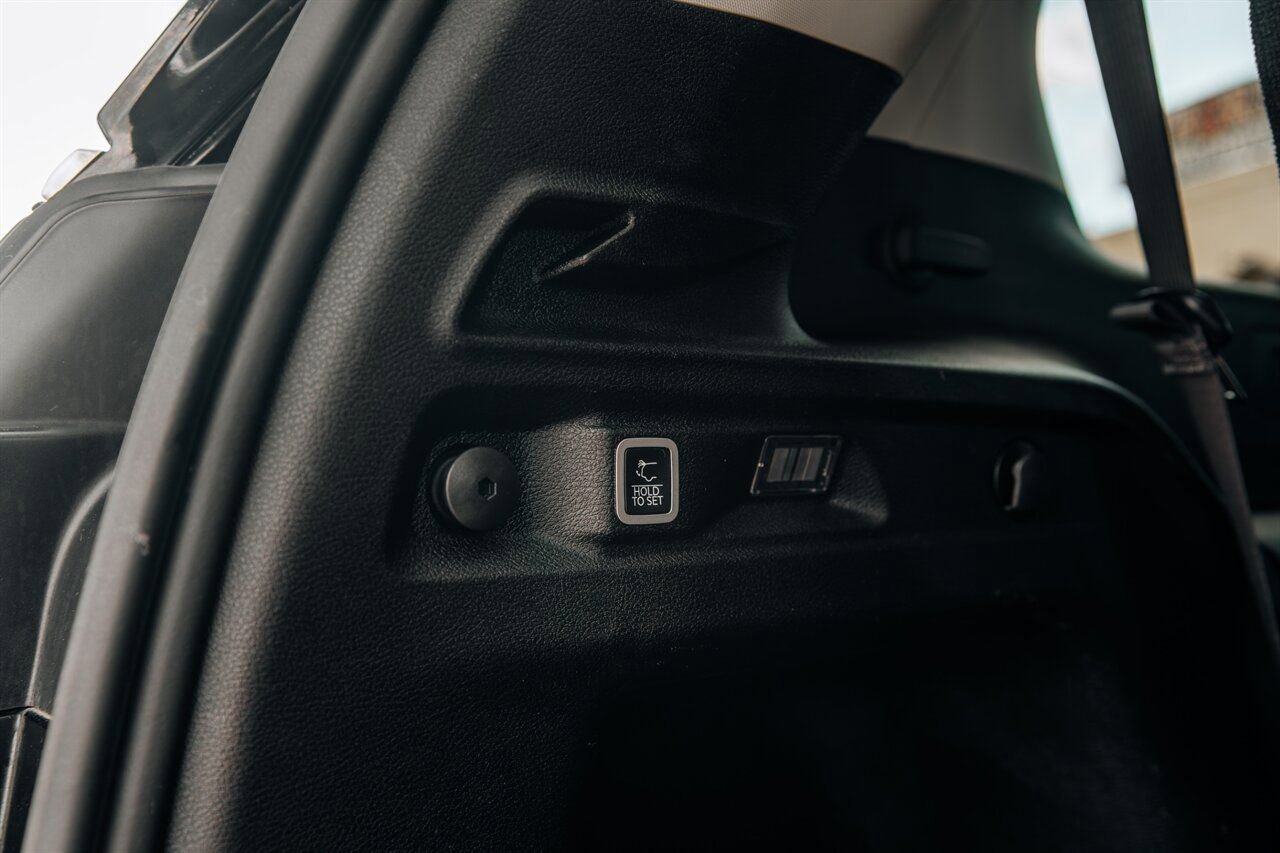 Used 2023 Jeep Grand Cherokee L Limited w/ Trailer Tow Group (B) image 39