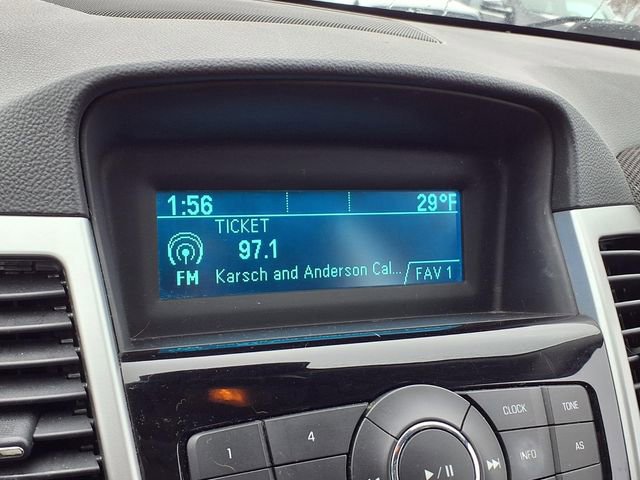 Used 2016 Chevrolet Cruze LT image 9